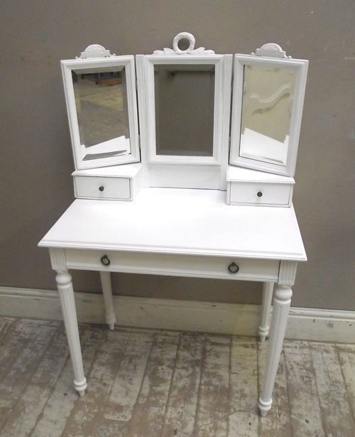 antique french dressing table